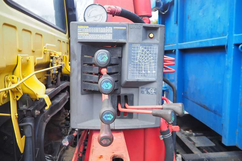 コンドル3段クレーン付深ダンプ8.6立米天蓋|中古トラックの販売・買取・査定のアイナビ