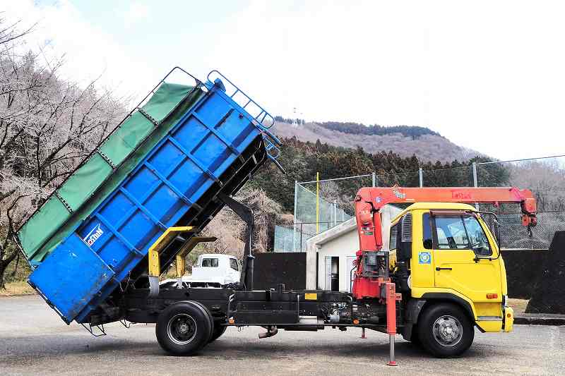 コンドル3段クレーン付深ダンプ8.6立米天蓋|中古トラックの販売・買取・査定のアイナビ