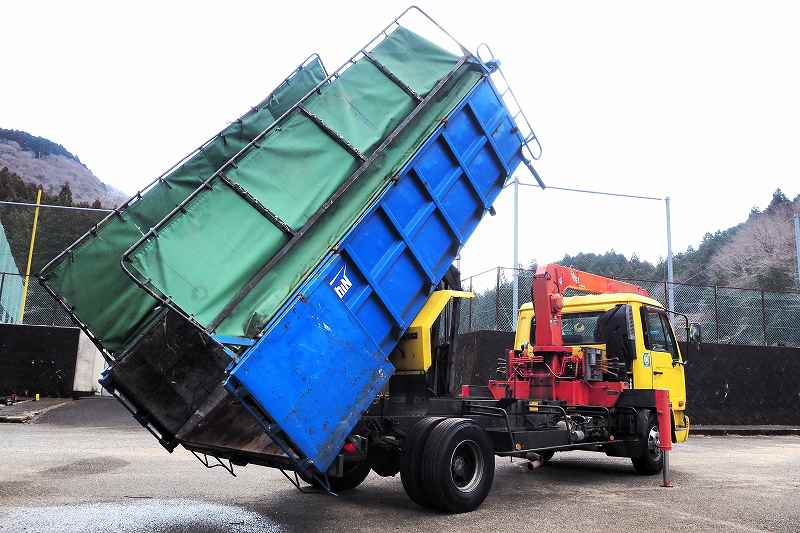 コンドル3段クレーン付深ダンプ8.6立米天蓋|中古トラックの販売・買取・査定のアイナビ