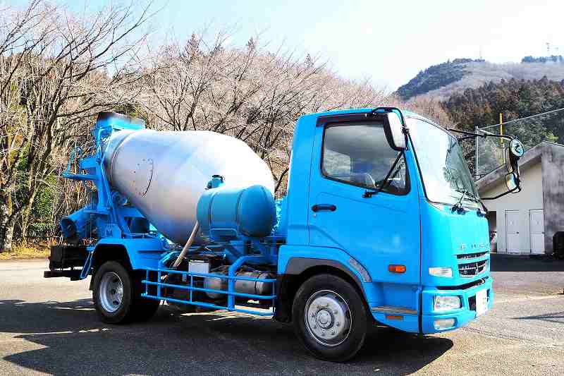 三菱ファイター増トン11t未満カヤバミキサー車|中古トラックの販売・買取・査定のアイナビ