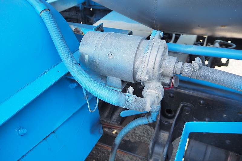 三菱ファイター増トン11t未満カヤバミキサー車|中古トラックの販売・買取・査定のアイナビ