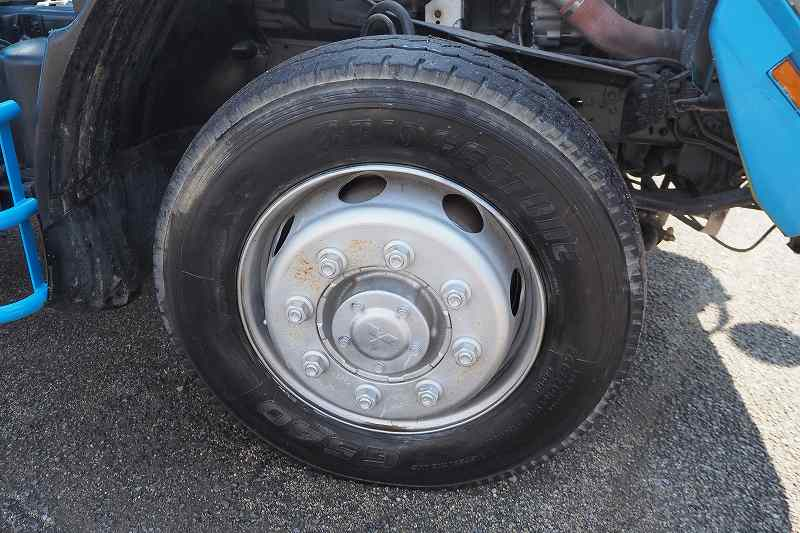 三菱ファイター増トン11t未満カヤバミキサー車|中古トラックの販売・買取・査定のアイナビ