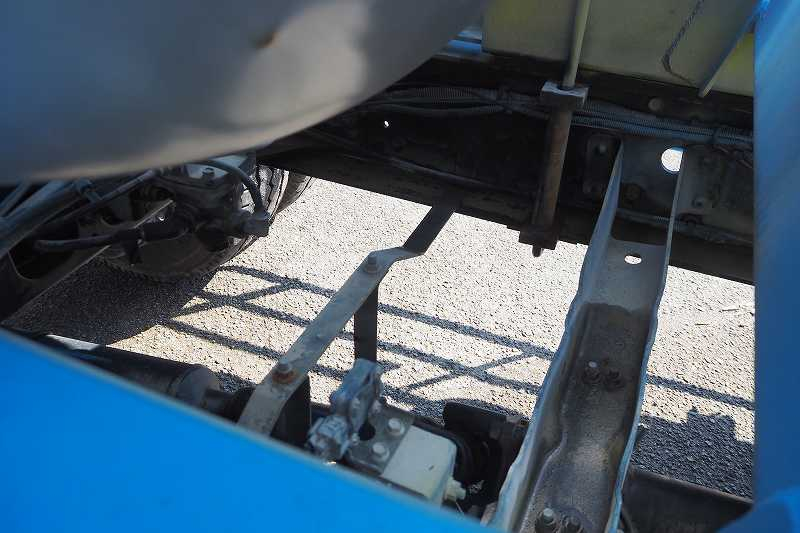 三菱ファイター増トン11t未満カヤバミキサー車|中古トラックの販売・買取・査定のアイナビ