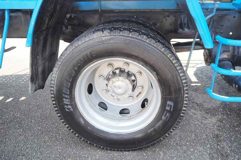 三菱ファイター増トン11t未満カヤバミキサー車|中古トラックの販売・買取・査定のアイナビ