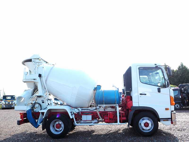 日野レンジャー極東製ミキサー車電動スランプガード|中古トラックの販売・買取・査定のアイナビ