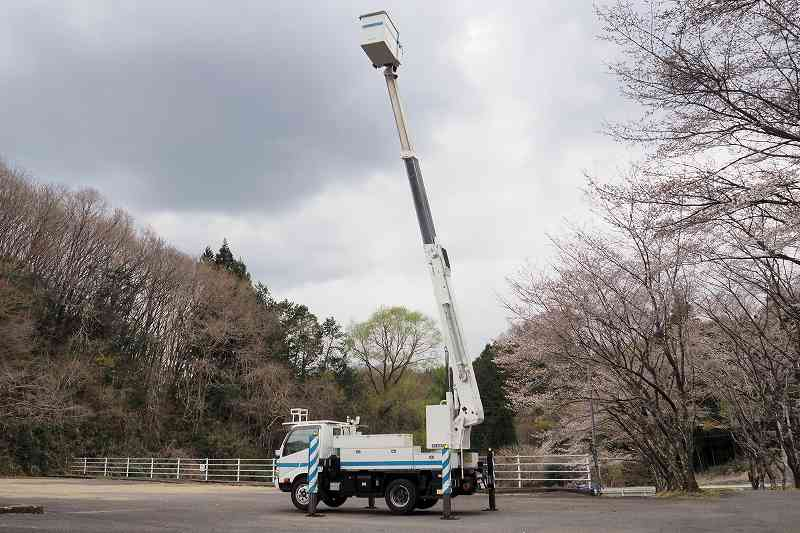 トヨタダイナタダノ15m電工仕様高所作業車|中古トラックの販売・買取・査定のアイナビ