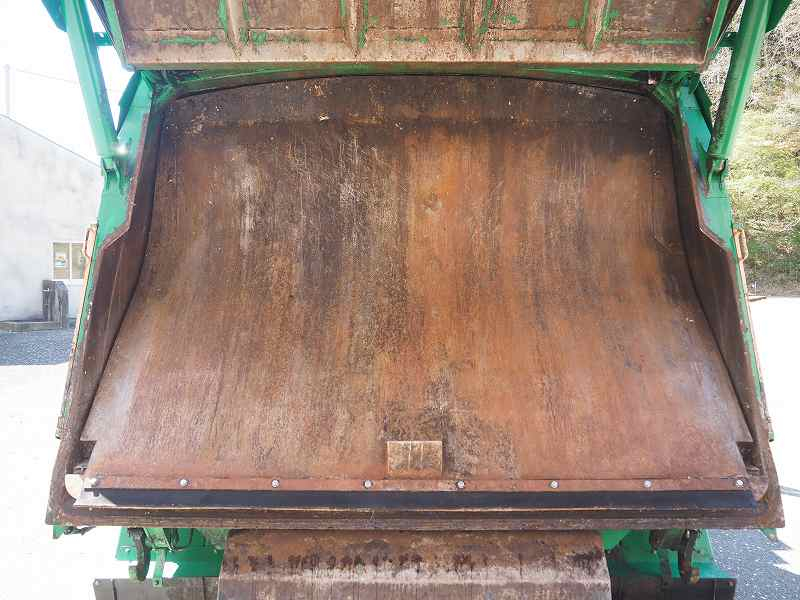 三菱ふそうキャンター新明和プレス式6立米パッカー車|中古トラックの販売・買取・査定のアイナビ