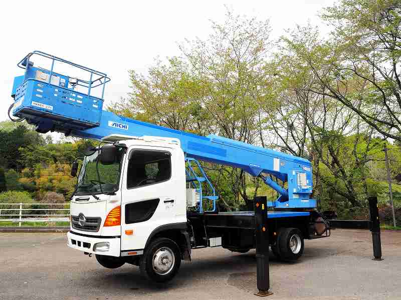 日野レンジャー高所作業車アイチ製27m高所作業車自動格納|中古トラックの販売・買取・査定のアイナビ