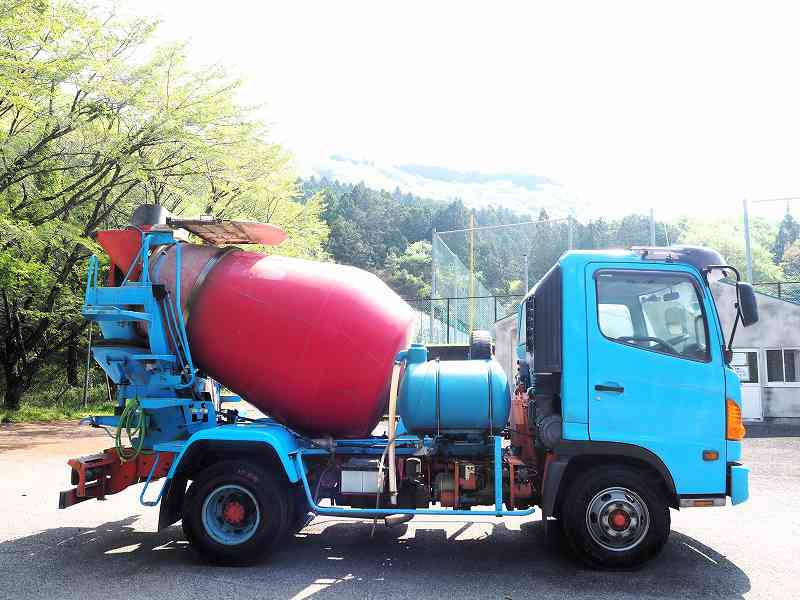 日野レンジャー極東3.2立米生コンミキサー車スランプガード|中古トラックの販売・買取・査定のアイナビ