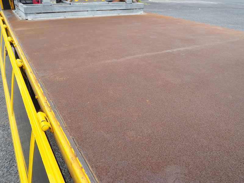 いすゞフォワード道路作業車標識車平ボディ|中古トラックの販売・買取・査定のアイナビ