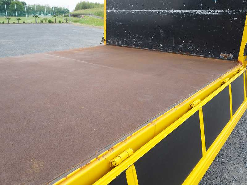 いすゞフォワード道路作業車標識車平ボディ|中古トラックの販売・買取・査定のアイナビ