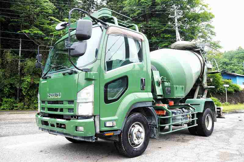 フォワード中型6t車カヤ製生コンミキサー車スランプガード|中古トラックの販売・買取・査定のアイナビ