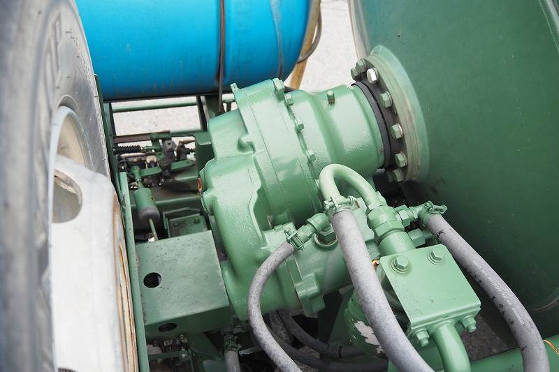 フォワード中型6t車カヤ製生コンミキサー車スランプガード|中古トラックの販売・買取・査定のアイナビ