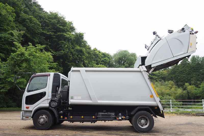 三菱ファイタープレス式10.2立米パッカー車連続スイッチ|中古トラックの販売・買取・査定のアイナビ