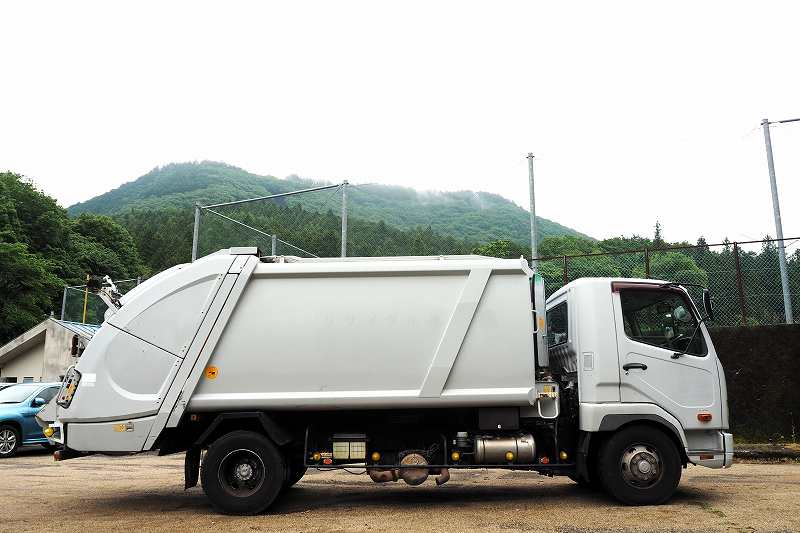 三菱ファイタープレス式10.2立米パッカー車連続スイッチ|中古トラックの販売・買取・査定のアイナビ