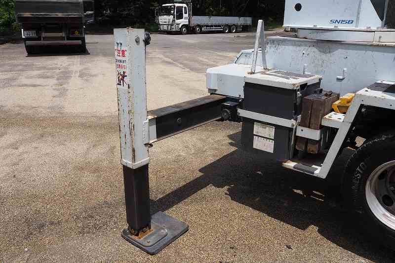 いすゞエルフアイチ製15m電工仕様多関節型高所作業車|中古トラックの販売・買取・査定のアイナビ