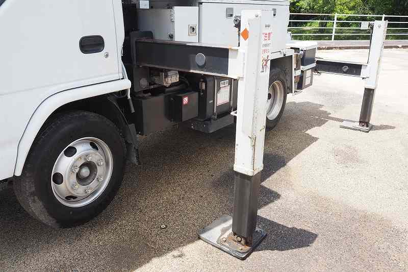 いすゞエルフアイチ製15m電工仕様多関節型高所作業車|中古トラックの販売・買取・査定のアイナビ