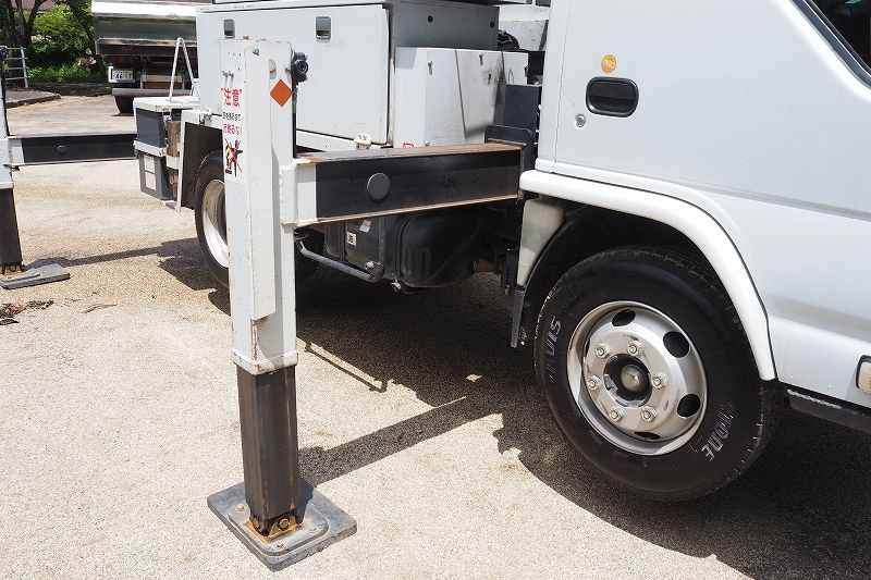 いすゞエルフアイチ製15m電工仕様多関節型高所作業車|中古トラックの販売・買取・査定のアイナビ