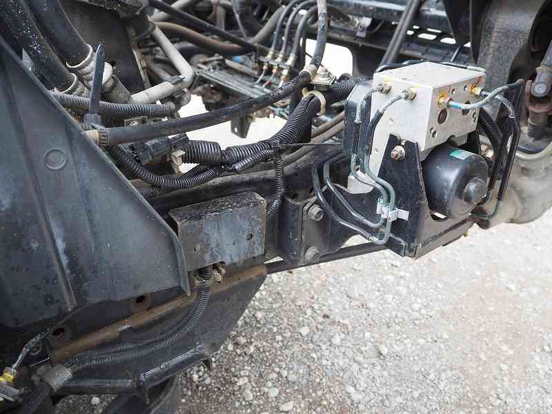 三菱ふそうキャンターワイドロングキャブ付シャーシPTO付|中古トラックの販売・買取・査定のアイナビ