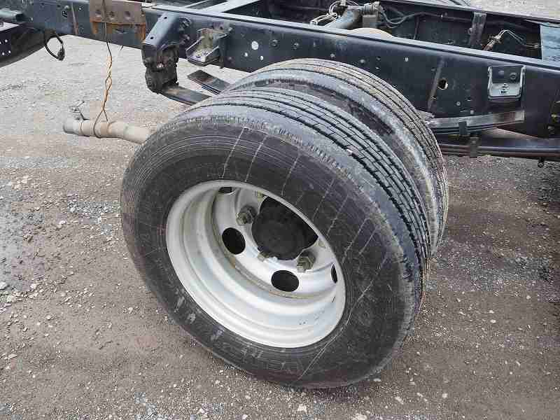 三菱ふそうキャンターワイドロングキャブ付シャーシPTO付|中古トラックの販売・買取・査定のアイナビ