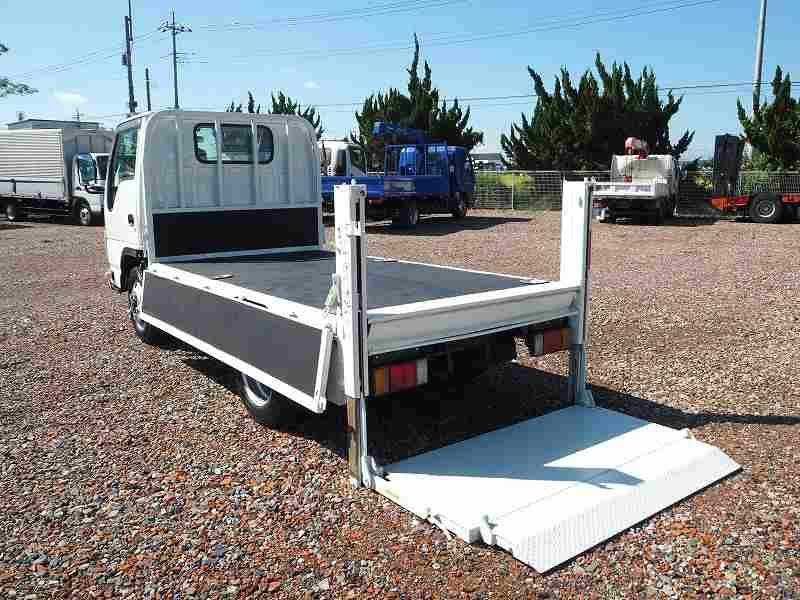 マツダタイタン4WD標準ショート10尺平ボディ垂直式ゲート|中古トラックの販売・買取・査定のアイナビ