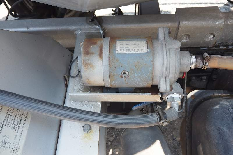 いすゞエルフカヤバ製ミキサー車2.5立米電動スランプガード|中古トラックの販売・買取・査定のアイナビ