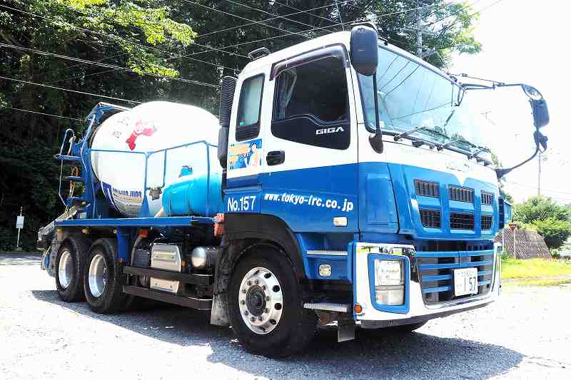 ギガカヤバ製8.7立米生コンミキサー車電動スランプガード|中古トラックの販売・買取・査定のアイナビ