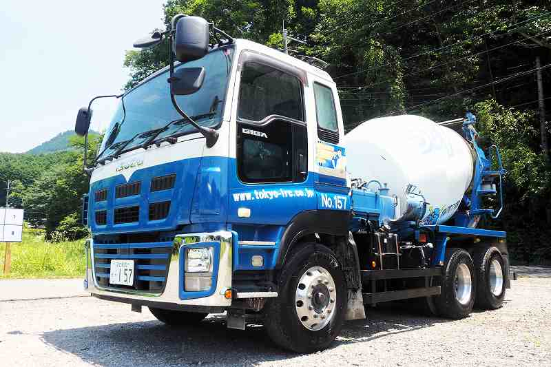 ギガカヤバ製8.7立米生コンミキサー車電動スランプガード|中古トラックの販売・買取・査定のアイナビ