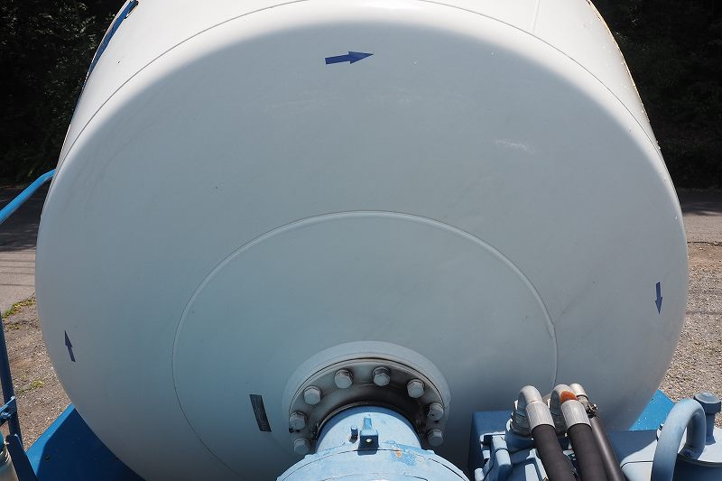 ギガカヤバ製8.7立米生コンミキサー車電動スランプガード|中古トラックの販売・買取・査定のアイナビ