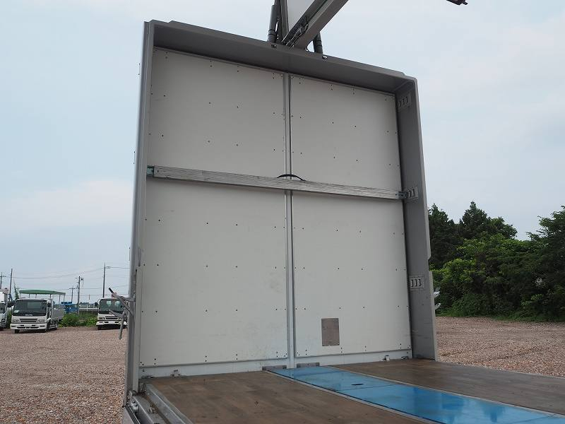 三菱ふそうスーパーグレート4軸低床2デフアルミウイング|中古トラックの販売・買取・査定のアイナビ