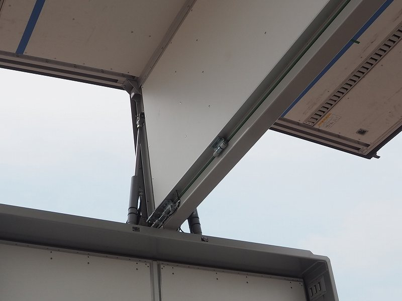 三菱ふそうスーパーグレート4軸低床2デフアルミウイング|中古トラックの販売・買取・査定のアイナビ