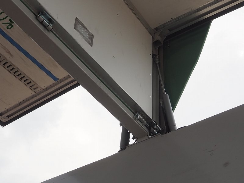 三菱ふそうスーパーグレート4軸低床2デフアルミウイング|中古トラックの販売・買取・査定のアイナビ