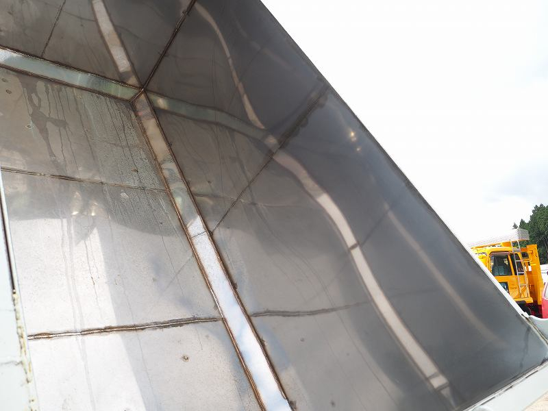 トヨタダイナ4WD高床極東ステンレス張り深ダンプ6.3立米|中古トラックの販売・買取・査定のアイナビ