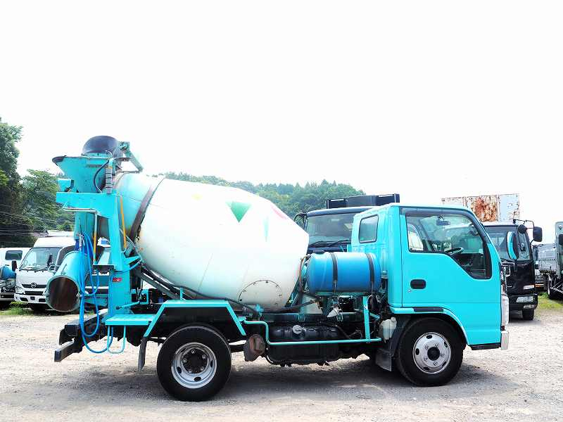 いすゞエルフカヤバ製生コンコンクリートミキサー車2.5立米|中古トラックの販売・買取・査定のアイナビ