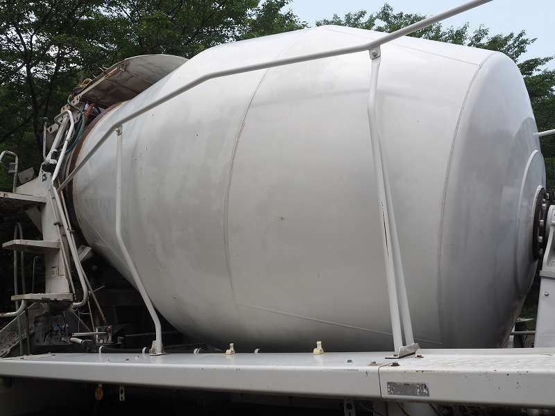 ギガ2デフ新明和8.7立米ミキサー車電動スランプガード|中古トラックの販売・買取・査定のアイナビ