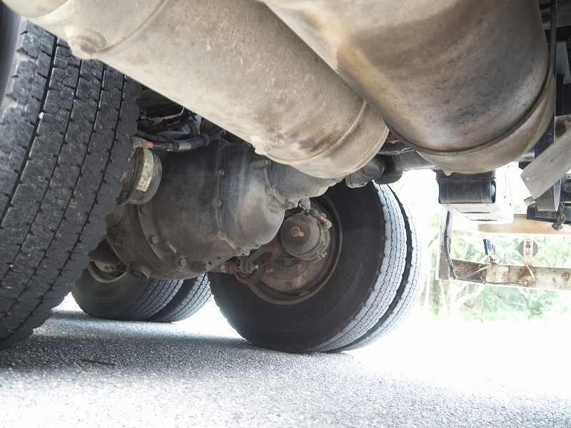 ギガ2デフ新明和8.7立米ミキサー車電動スランプガード|中古トラックの販売・買取・査定のアイナビ