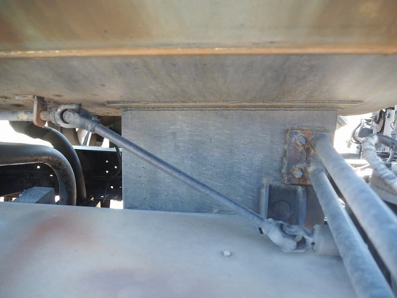 いすゞエルフ衛生車バキュームカー脱臭器付積載3.8t|中古トラックの販売・買取・査定のアイナビ