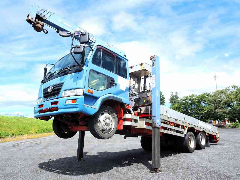 コンドル増々トン2デフ4段セルフクレーンラジコン|中古トラックの販売・買取・査定のアイナビ