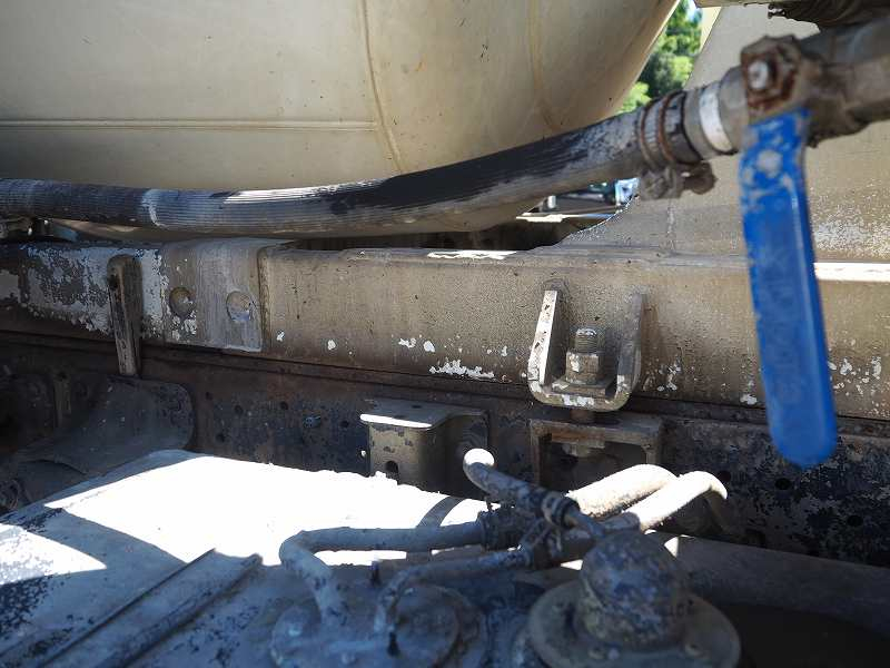 日野デュトロカヤバ製2.5立米生コンコンクリートミキサー車|中古トラックの販売・買取・査定のアイナビ