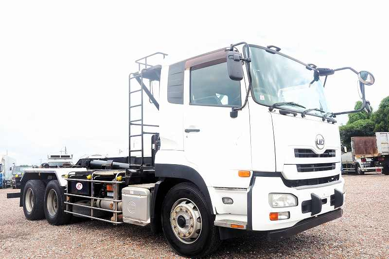 UDクオン2デフGVW22tアームロールツインホイスト410馬力|中古トラックの販売・買取・査定のアイナビ