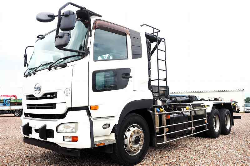 UDクオン2デフGVW22tアームロールツインホイスト410馬力|中古トラックの販売・買取・査定のアイナビ