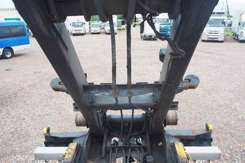 UDクオン2デフGVW22tアームロールツインホイスト410馬力|中古トラックの販売・買取・査定のアイナビ