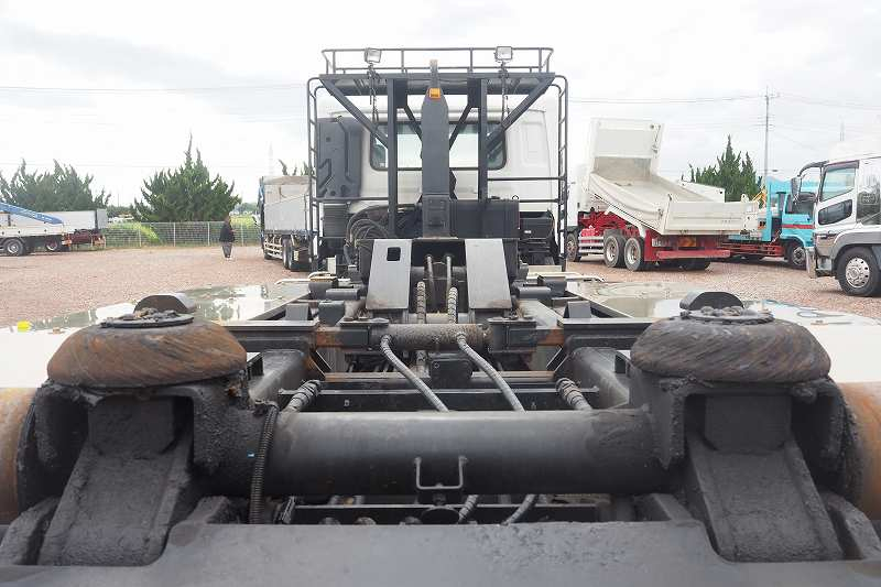 UDクオン2デフGVW22tアームロールツインホイスト410馬力|中古トラックの販売・買取・査定のアイナビ