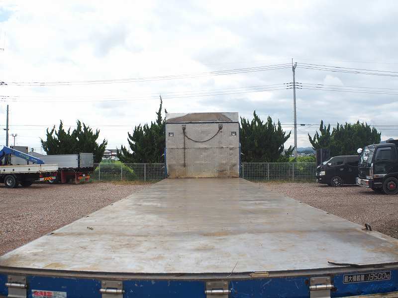 クオン3軸高床アルミB平ボディ造りボディメーターアオリ|中古トラックの販売・買取・査定のアイナビ