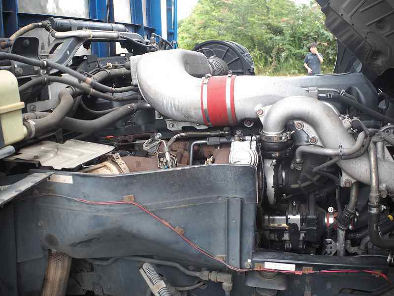 クオン3軸高床アルミB平ボディ造りボディメーターアオリ|中古トラックの販売・買取・査定のアイナビ