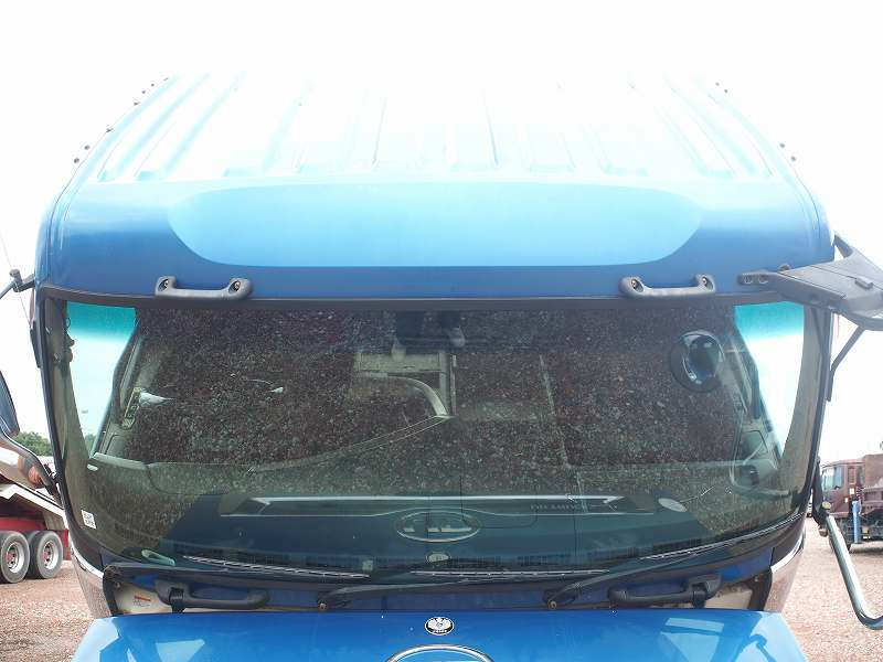 クオン3軸高床アルミB平ボディ造りボディメーターアオリ|中古トラックの販売・買取・査定のアイナビ