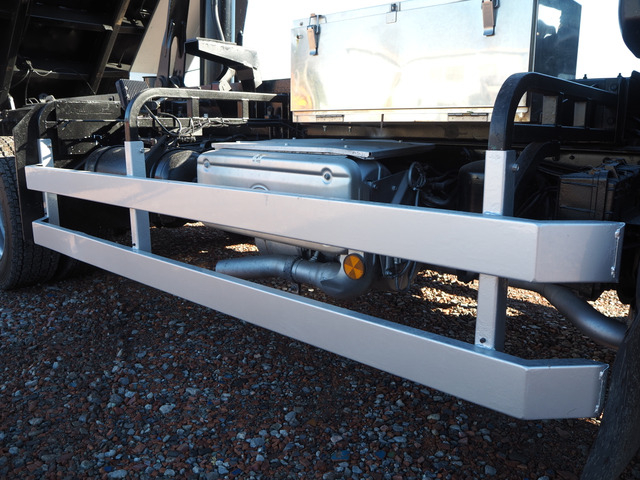 UDコンドル増々トン2デフリターダ水密式深ダンプ15立米|中古トラックの販売・買取・査定のアイナビ