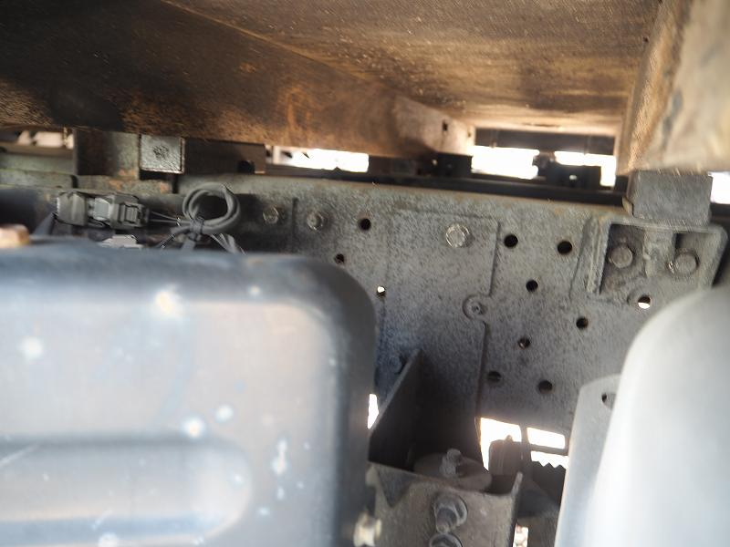 いすゞエルフ4WD標準ショート10尺平ボディ垂直パワーゲート|中古トラックの販売・買取・査定のアイナビ