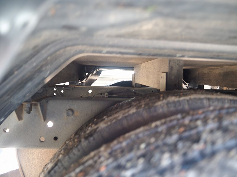 いすゞエルフ4WD標準ショート10尺平ボディ垂直パワーゲート|中古トラックの販売・買取・査定のアイナビ