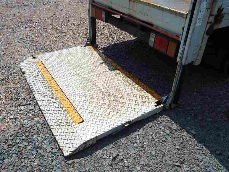 いすゞエルフ4WD標準ショート10尺平ボディ垂直パワーゲート|中古トラックの販売・買取・査定のアイナビ